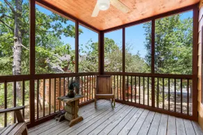 Cozy 2BR + Loft Cabin near Shopping and Shows - Image 2
