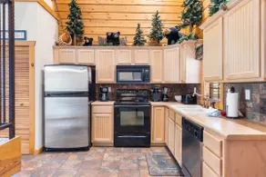 Cozy 2BR + Loft Cabin near Shopping and Shows - Image 3