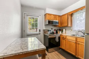 Downtown Caldwell | Golf Course View | Near I-84 | Fast WiFi | Sleeps 5 - Image 5