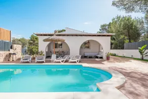 Ferienhaus \"Villa Abril\" mit Bergblick, Pool, & WLAN - Image 3