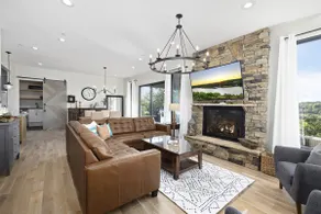 Table Rock | MajesticRetreat | HotTub | 3 Ensuite - Image 2