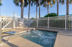 100 ft to sand, Corner unit, Hot Tub, Garden view - Image 3