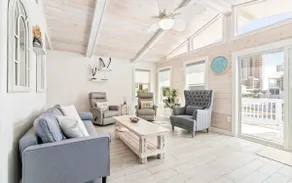 Lagoon Access, Short Walk to Beach, Sleeps 10! - Image 3