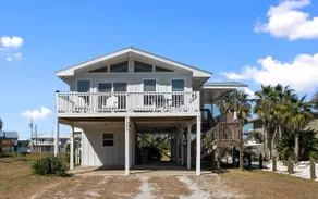 Lagoon Access, Short Walk to Beach, Sleeps 10! - Image 2
