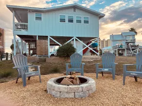 Lagoon Access, Short Walk to Beach, Sleeps 10! - Image 4