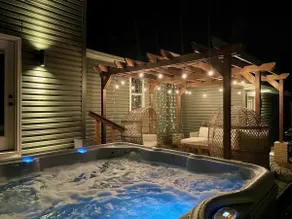 Vineyard View-Walkable to Two Wineries + River| Hot Tub, Karaoke, Fireplace - Image 2