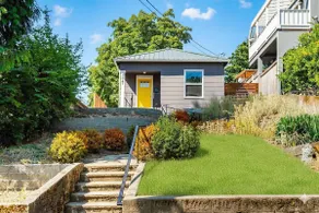 Fremont Bungalow with Backyard View Seattle - Image 3