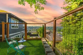 Fremont Bungalow with Backyard View Seattle - Image 5