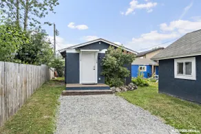#3 Cozy Little Cabin/Midtown/Yard/BBQ - Image 5