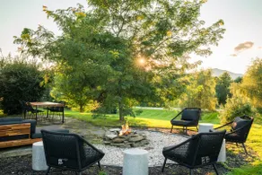 Comfortable & Modern Home - Game Room & VIEWS! - Image 2