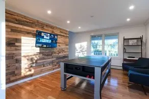 Comfortable & Modern Home - Game Room & VIEWS! - Image 3