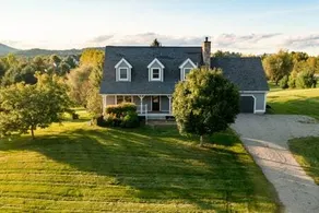 Comfortable & Modern Home - Game Room & VIEWS! - Image 5