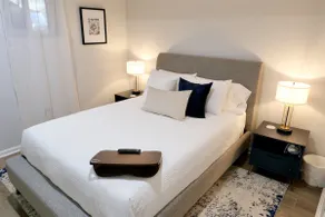 Trendy Apt in Bloomingdale - Parking - Image 2