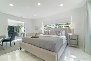 West Palm Beach Elegant 5BR with Hot Tub and Fire Pit Near Beach - Image 2