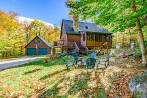 Woodroad Chalet-  Ski house close to water, Hot tub, large lot - Image 4