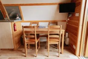 Cosy Glamping Cabin near Bury St Edmunds - Image 5