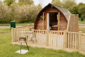 Cosy Glamping Cabin near Bury St Edmunds - Image 4