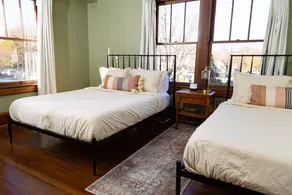 2BR Historic Apt - Safe|Walkable|Food|Greenway - Image 3