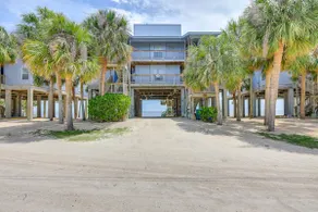Beach & Pool Access at Condo on Cedar Key! - Image 2