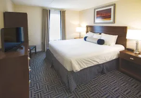 NEW ENGLAND SEAPORT ESCAPE in our 2 Bedroom Deluxe - Image 2