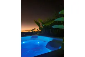 Heated pool • Jacuzzi • Nearby square - Green - Image 4