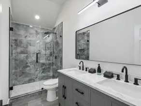 Newly Renovated Luxury 5BR – Family & Game Room - Image 3