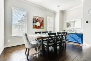 Luxurious Townhome in the Museum/Medical District + Backyard! - Image 4