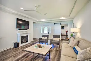 Remodeled Cedar Creek Lake Retreat w/ Fire Pit! - Image 5