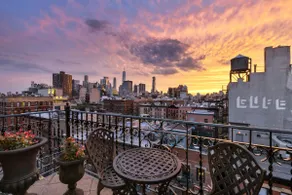Exclusive Penthouse Loft w Balcony + Insane View - Image 4