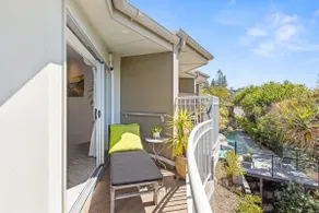 Andari Apartment 2, Sunshine Beach, Beachfront Street and just steps to Surf-club - Image 4