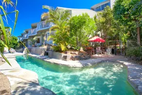 Andari Apartment 2, Sunshine Beach, Beachfront Street and just steps to Surf-club - Image 5