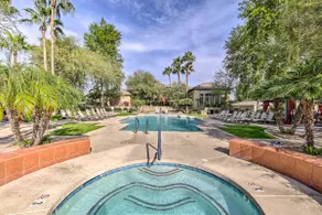 'Red Rox' Phoenix Condo w/ Patio ~ 3 Mi to Airport - Image 3