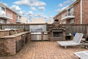 Margate Home with Large Outdoor Kitchen - Image 5