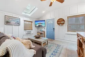 Margate Home with Large Outdoor Kitchen - Image 3