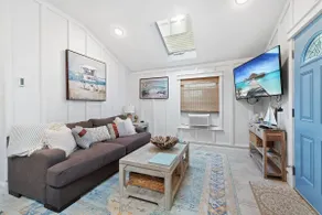 Margate Home with Large Outdoor Kitchen - Image 4