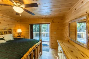 Hideaway Cabin · Hideaway Cabin in Cedar Mountain - Image 3