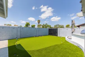 Old Town Fashion(ed)-Pool-Putting Green-BBQ Grill - Image 5