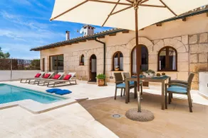 moradia renovada com priv. Piscina de água salgada 8 x 4 m, para 4 pessoas. - Image 5