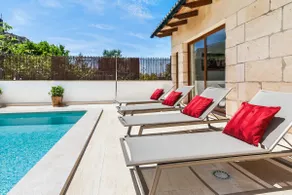 moradia renovada com priv. Piscina de água salgada 8 x 4 m, para 4 pessoas. - Image 3