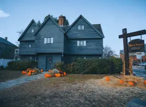 *1710 Historic Downtown 2BR |Salem+Witch Trials - Image 3