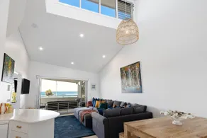 Lennox Head Waves Beachfront Penthouse - Image 4