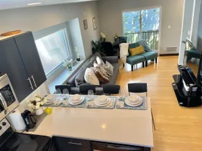 Modern North Seattle Getaway - Image 2
