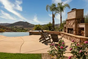 Vineyard View by Fieldtrip 8 Bd with Infinity Pool Hot Tub Games - Image 4