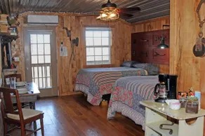 Cabin w/Vintage Tool Decor near Fall Creek Falls! - Image 5