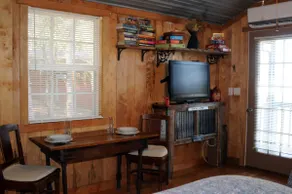 Cabin w/Vintage Tool Decor near Fall Creek Falls! - Image 4