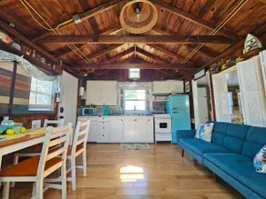 LemonDrop Lake-Front Cottage - Image 3