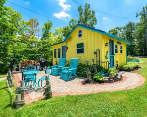 LemonDrop Lake-Front Cottage - Image 2
