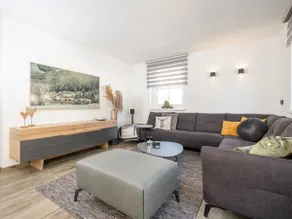 Luxury chalet with hottub, sauna and 4 terraces - Image 4