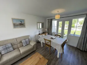 Lee's Plaice - Pool and Beach Access - Sleeps 5 - Image 4