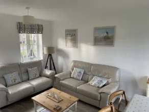Lee's Plaice - Pool and Beach Access - Sleeps 5 - Image 3